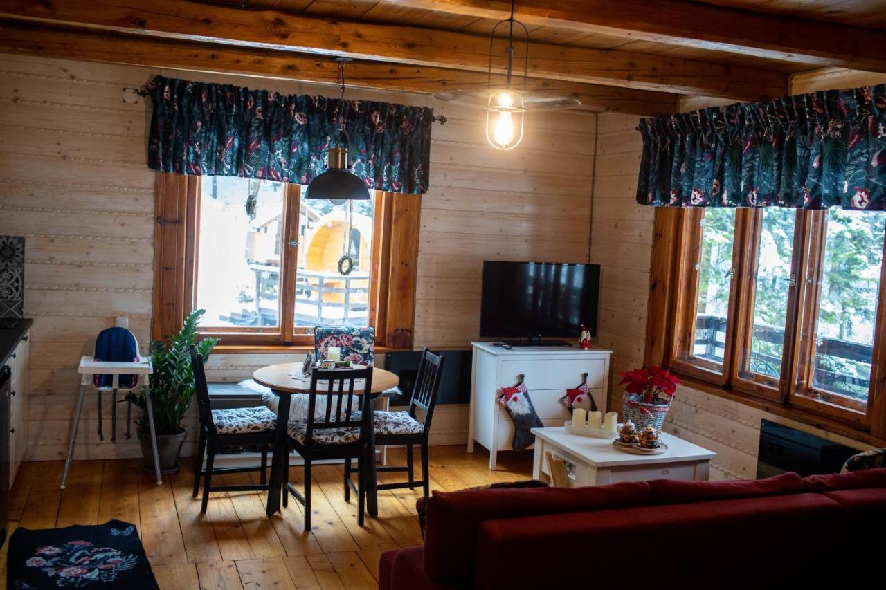 Pod Lasem Farm stay Poreba (Myslenice)